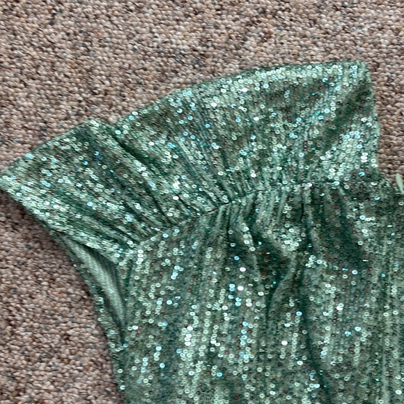 Green sequin dress - Picture 6 of 7